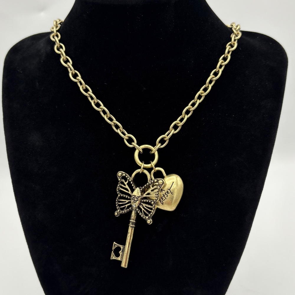 Betsey Johnson Boho Butterfly Lock and Key Necklace NWT - Picture 3 of 5